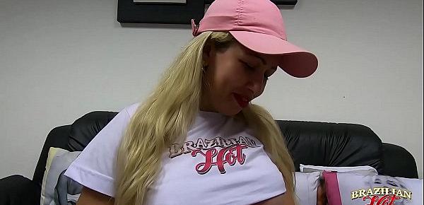  Vídeo de verificação do canal Brazilian Hot com estrela pornô Mirella Mansur